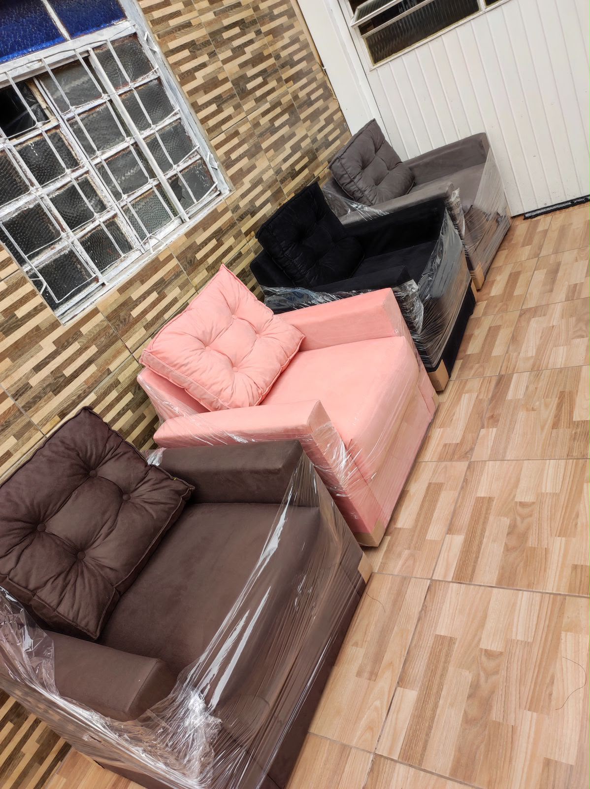Poltrona Estofada em Suede